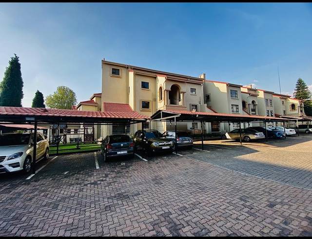2 BEDROOM PROPERTY TO RENT IN PINESLOPES